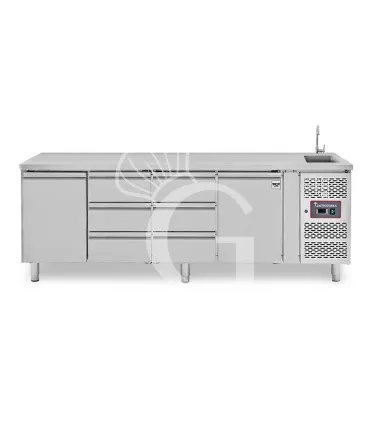 Tavolo refrigerato 6 cassetti 2 porte con lavello, Prof. 700 mm, temp. +2°C/+8°C, completo di rubinetto Non Perdere