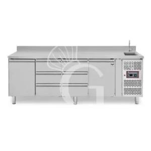 Tavolo refrigerato 6 cassetti centrali, 2 porte, lavello, rubinetto, alzatina, P 700 mm, +2°C/+8°C Soddisfatti O Rimborsati