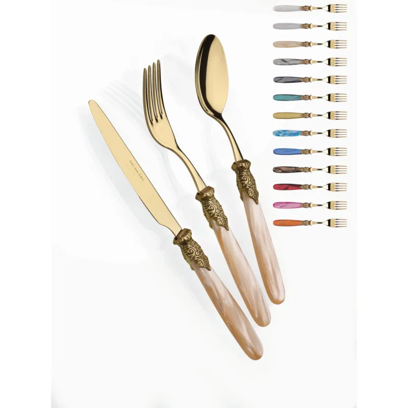 Offerta Del Giorno PARIS TUTTO ORO ANTICATO, 6 posti tavola, Servizio posate 24 pezzi in acciaio inox 18/10 lucido spessore 2,5 mm Manico in acrilico madreperlato con ghiera in metallo effetto antichizzato lavabile in lavastoviglie Domus e Design Trasparente