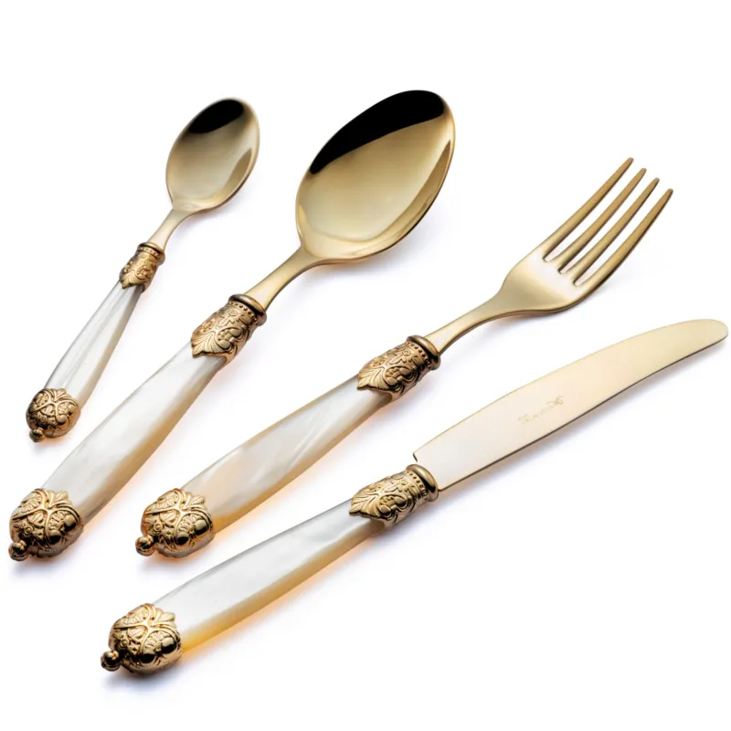 Esclusivo Servizio posate Mirage, in Confezione vetrina 24 pezzi 6 posti tavola , Ghiere oro Tin Gold 18.10 (AISI 304) Perlato Eme Posaterie avorio perlato 13