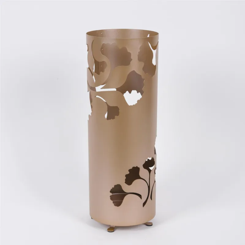 Portaombrelli moderno Struttura in metallo tagliata al laser GINKGO Dimensioni 20x20xh 60 cm con piedini rialzati e vaschetta raccogli acqua colore Oro Metallizzato Ceart Acquista Ora