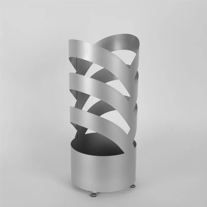Ultima Occasione Porta ombrelli design moderno Struttura in metallo tagliata al laser ARCHI Dimensioni 25xh 58 cm con piedini rialzati e vaschetta raccogli acqua Colore ARGENTO METALLIZZATO Ceart