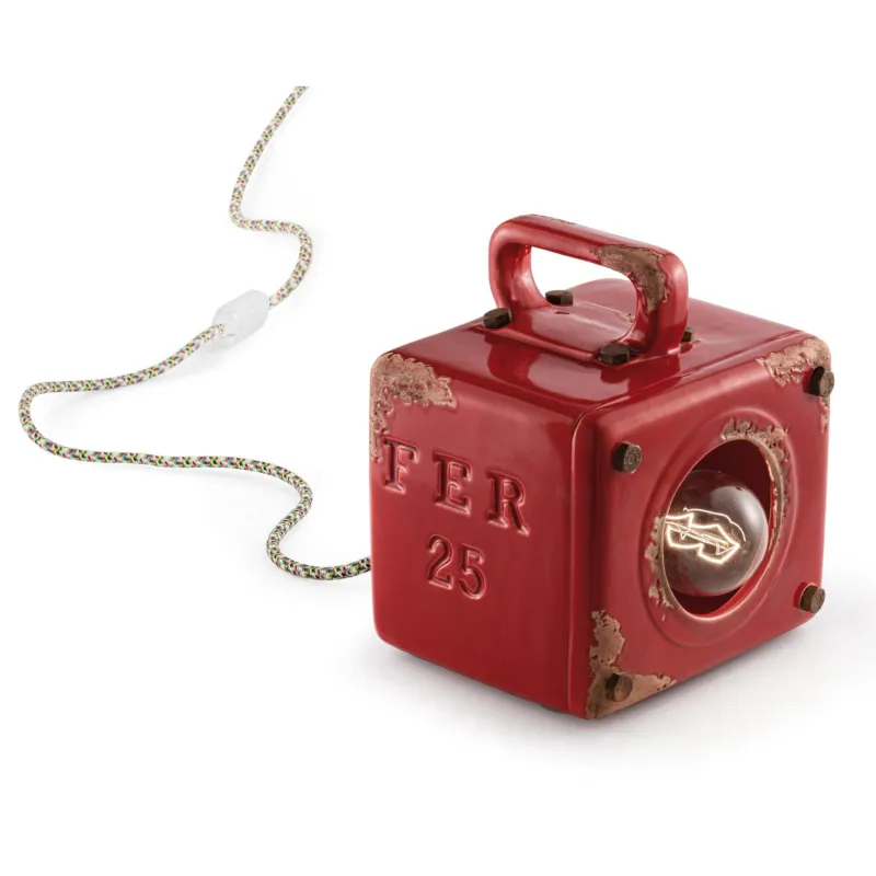 Lampada da tavolo in Metallo anticato Cavoin cotone rivestito Dimensione 18x15,5 xh 20 cm 1 x max 77W E27 peso 2,25 kg colore Rosso vintage Ferroluce Di Tendenza