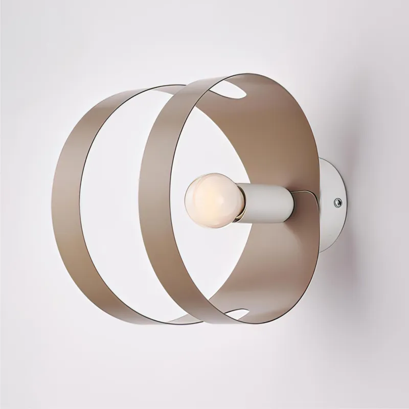 Applique da muro in ferro laccato con fascia Tagliata al Laser PETER Dimensione 14x22xh 19 cm colore Bianco Tortora Be Light Ultimissimo Modello