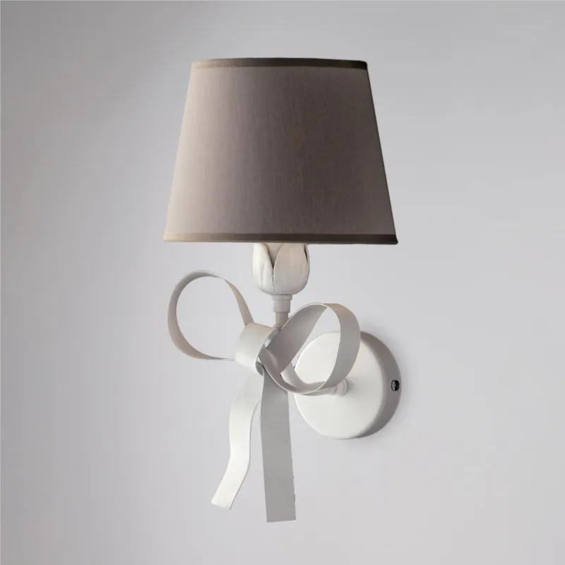 Applique da muro in ferro laccato bianco con decorazione effetto shabby chic LUCY DIAMETRO 14 Cm con sfere in PVC Tortora Bianco Shabby Be Light Acquista Ora