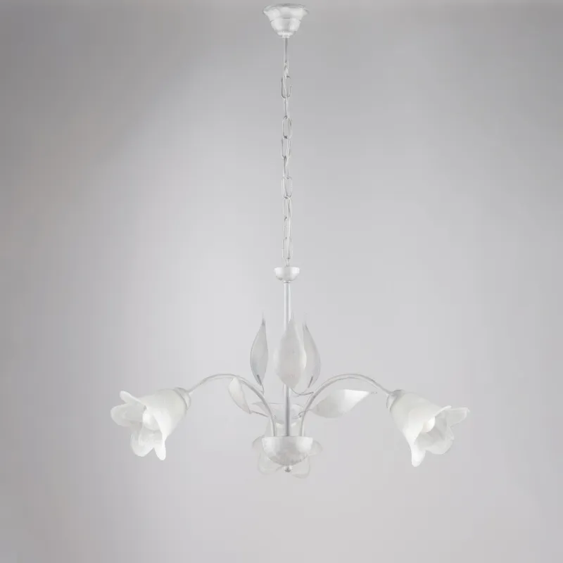 Quantità Limitata Lampadario Olga in ferro laccato bianco con decorazione argento e vetri alabastro bianchi 3 luci , altezza 43 Cm, Cavo allungabile fino a 103 Cm, larghezza 60 Cm Be Light