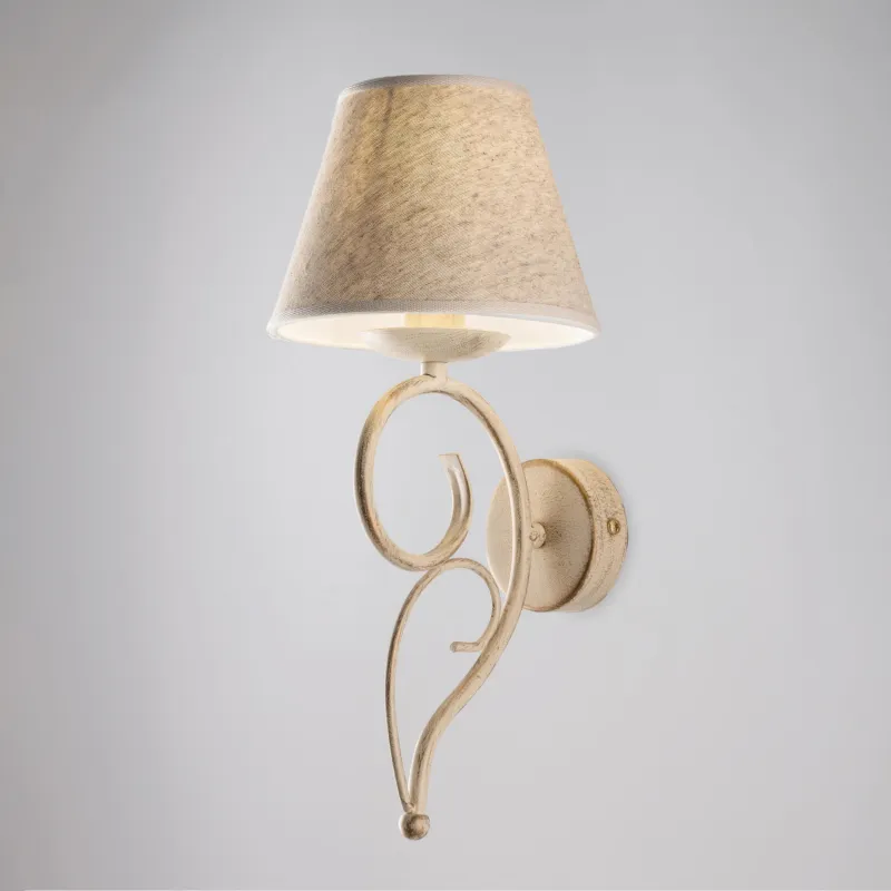 Applique Vienna in ferro laccato avorio con decorazione oro chiaro e paralume in pvc effetto tessuto 1 luce, altezza 38 Cm, larghezza 19 Cm Be Light Popolare