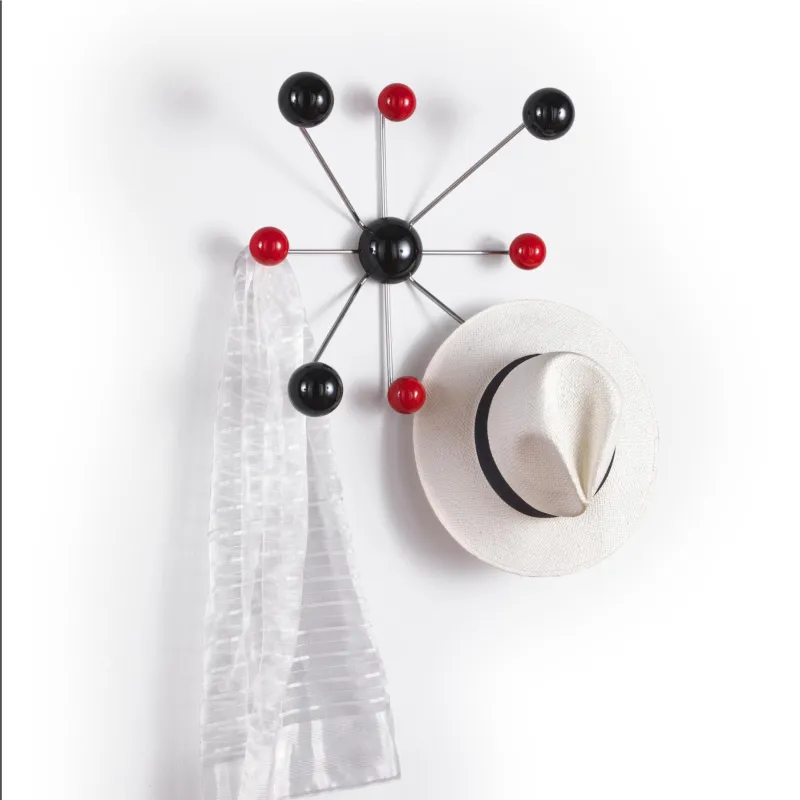 Popolare Appendino attaccapanni 8 pomelli Globo 51x51xh15 cm in struttura laccata bianco pomelli rosso nero Maconi srl