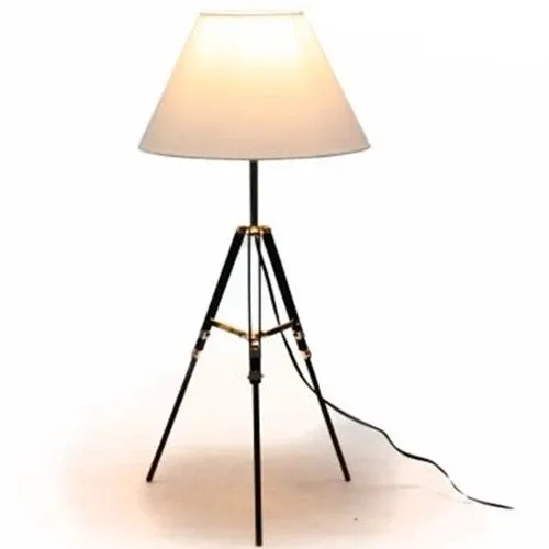 Lampada Da Tavolo Con Tre Piedi Grundig 63 cm Altezza Attacco E14 230V Compra Online