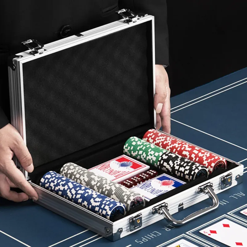 Set Valigetta Poker 200 Chip Fiches in Alluminio 2 Mazzi Texas Hold‘em Blackjack Compra Adesso