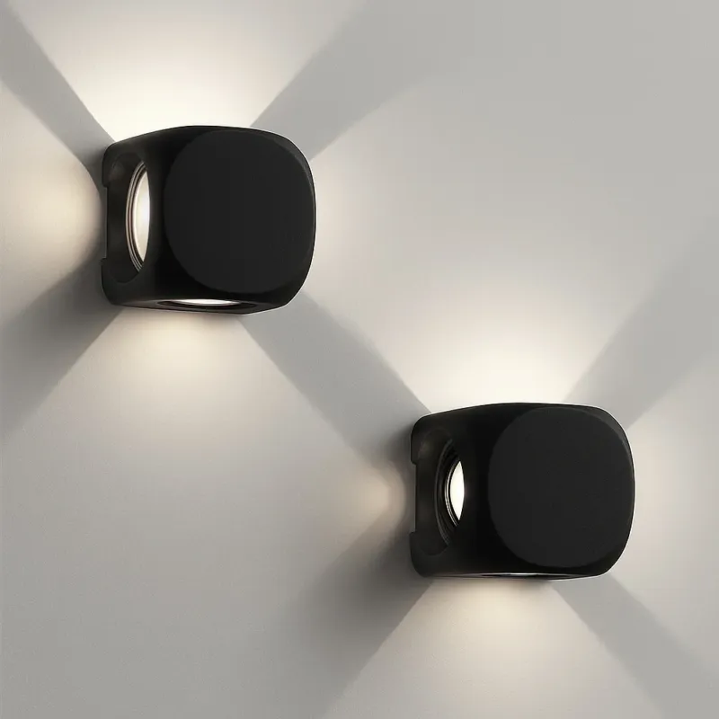 Set 2 Applique da Muro 4 Led Lampada a Parete Nera Luce Bianco Freddo 6x6x5cm Promozione
