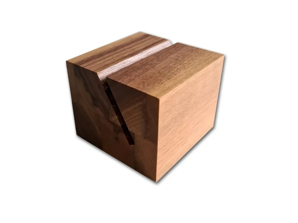 Xfetta, cubo in legno di noce Novità