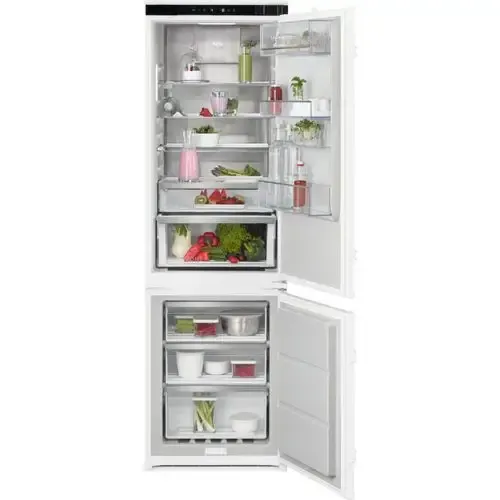 AEG Series 8000 TSC8M181CS frigorifero con congelatore Da incasso 249 L C Bianco Offerta Lampo
