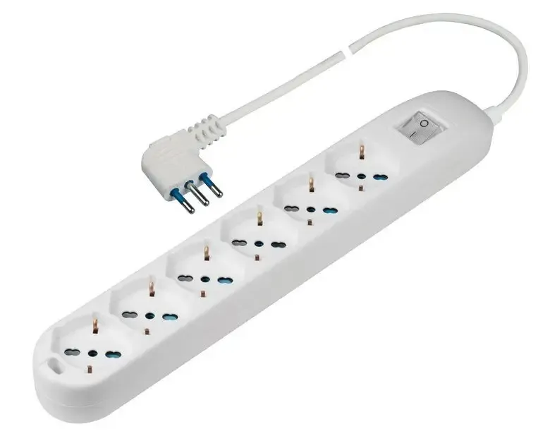 Poly Pool Presa sestupla pluristandard italiano bivalente 10/16A 2P+T, tedesco 16A 2P+T (terra laterale), con interruttore luminoso, 1,5m cavo H05VV-F 3X1mmq con spina 16A 2P+T, uscita cavo Novità