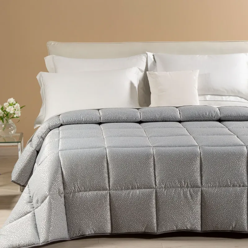 Trapunta Perlee Matrimoniale in Raso Jacquard by Caleffi Occasione