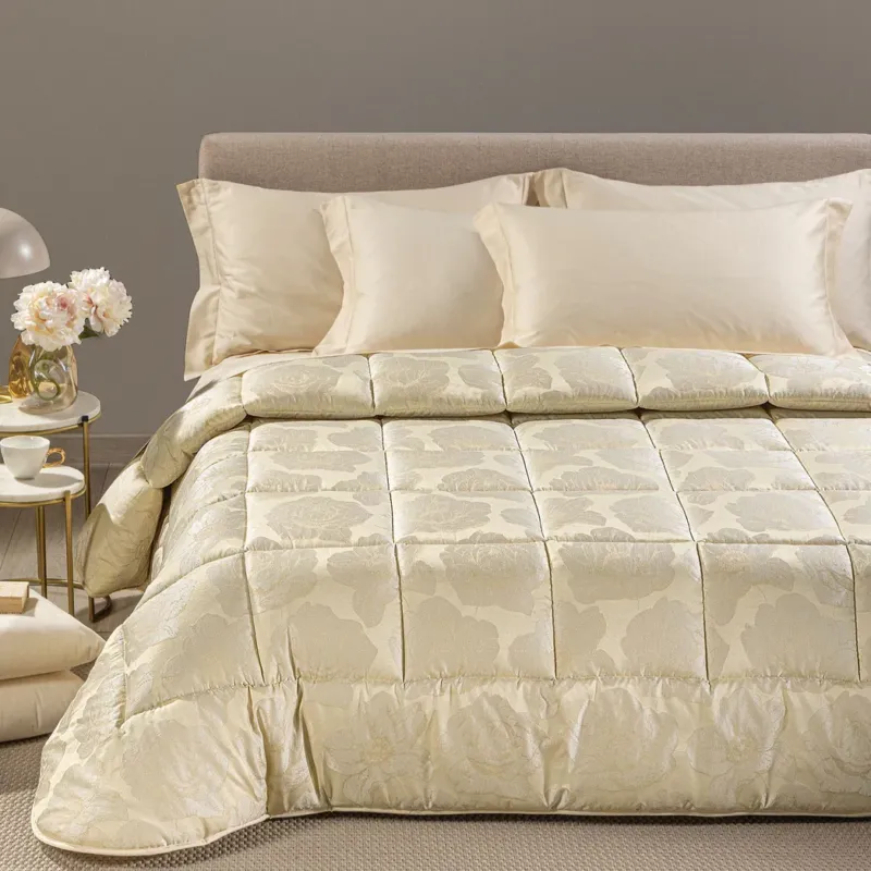 Ordina Subito Trapunta In Raso Jacquard Flory - Caleffi