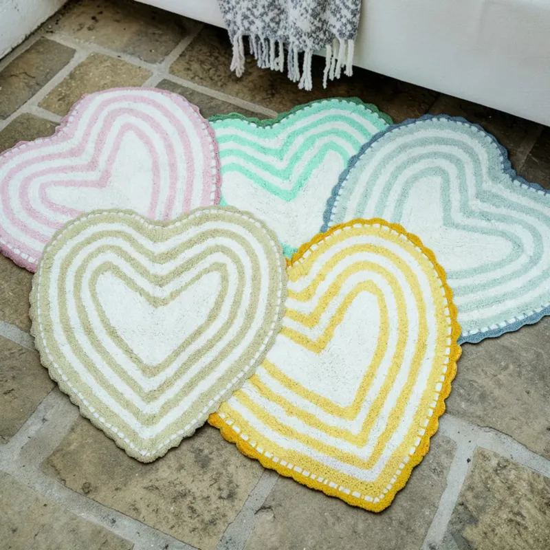 Ultimissimo Modello Tappeto Bagno All Around Cuore Righe con Merletto Atelier 17 in Cotone 65x65 cm – 5 Color