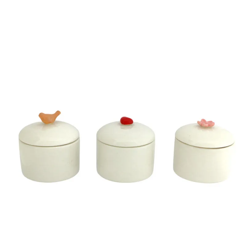 HOME SOCIETY Scatolina in ceramica bianca con decoro assortito – 6,4 x 7 x 7 cm Ultime Pezzi